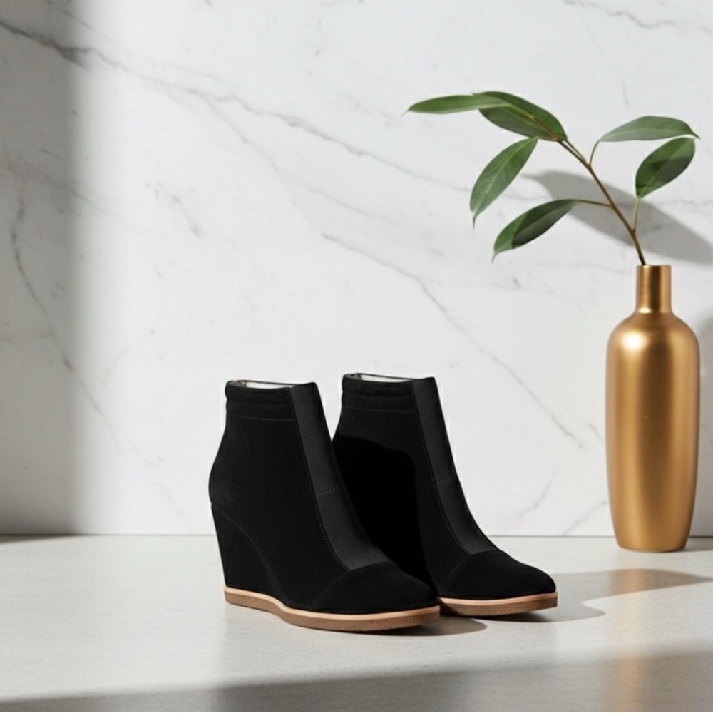 Bettye Muller Wilma Ankle Boot Black - Size 8.5